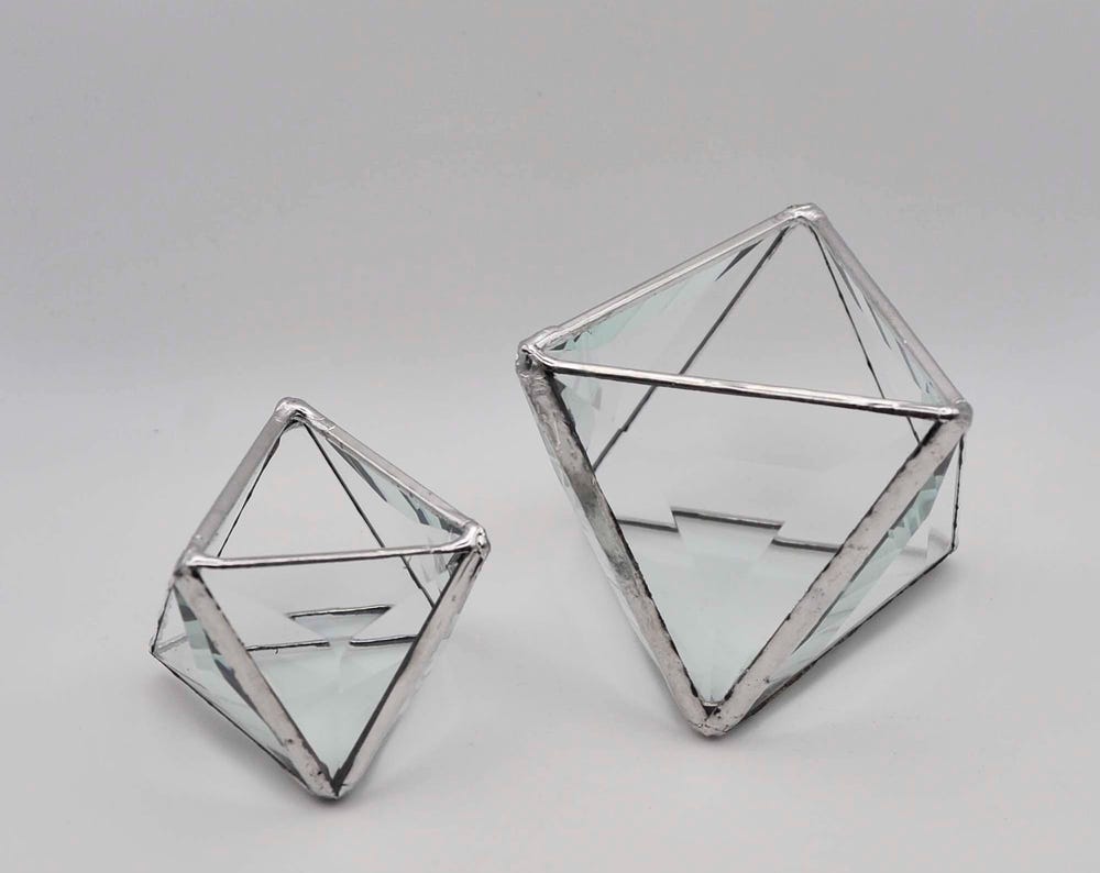 Geometric Pyramid Bevel Hanging Terrarium