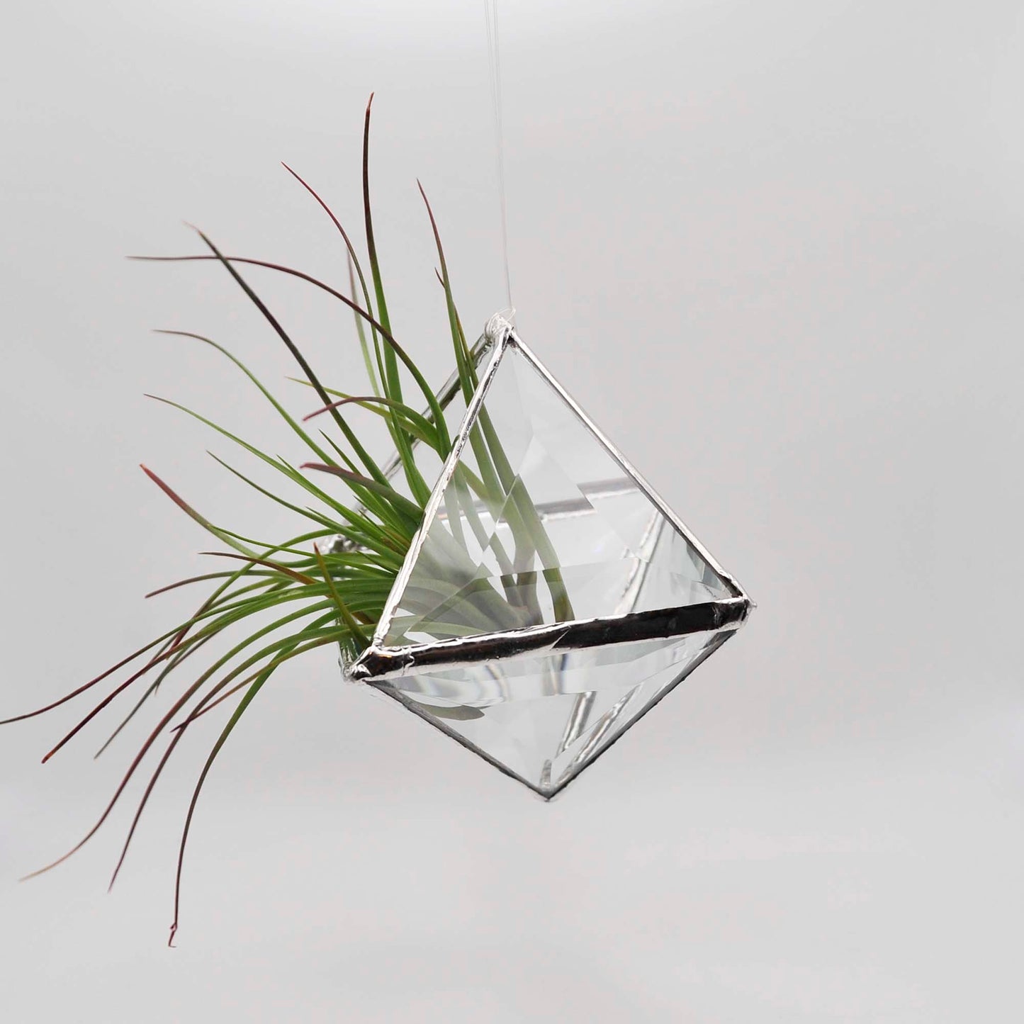 Geometric Pyramid Bevel Hanging Terrarium